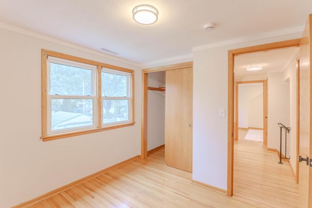109 23rd Avenue S, South Saint Paul, MN 55075