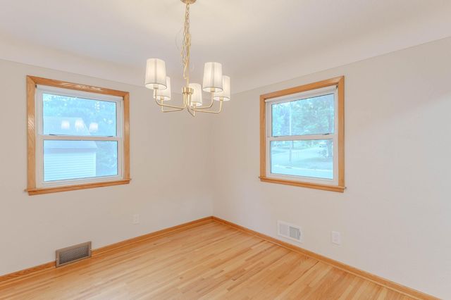 109 23rd Avenue S, South Saint Paul, MN 55075