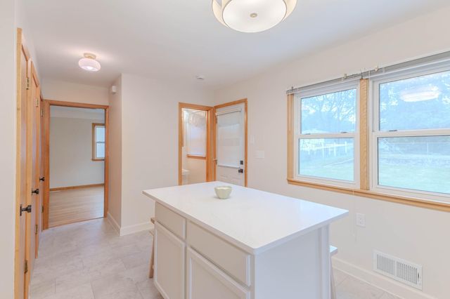 109 23rd Avenue S, South Saint Paul, MN 55075