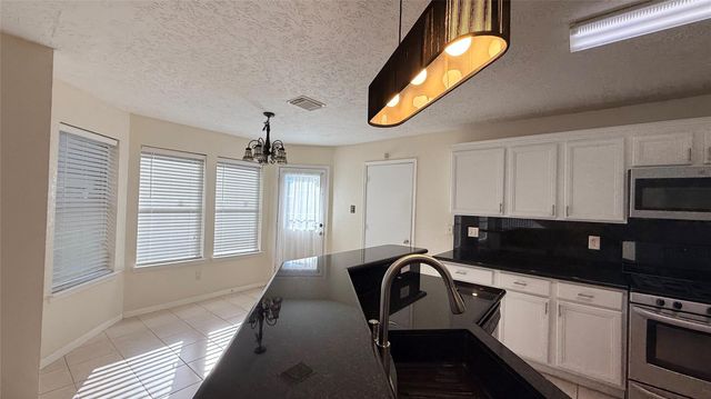106 Crimson Bay Drive, League City, TX 77573