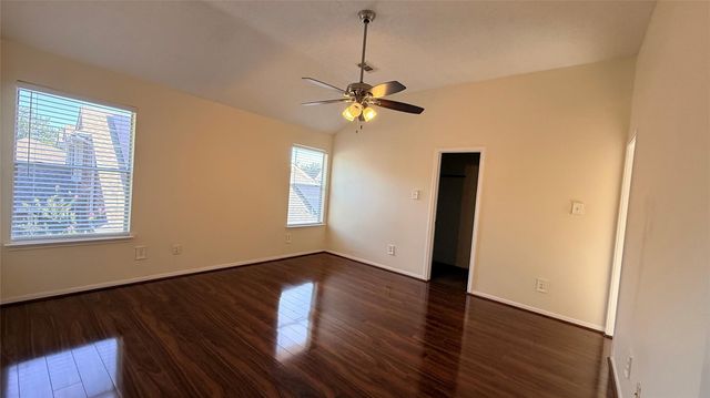106 Crimson Bay Drive, League City, TX 77573