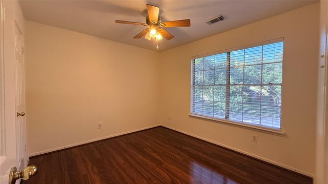 106 Crimson Bay Drive, League City, TX 77573
