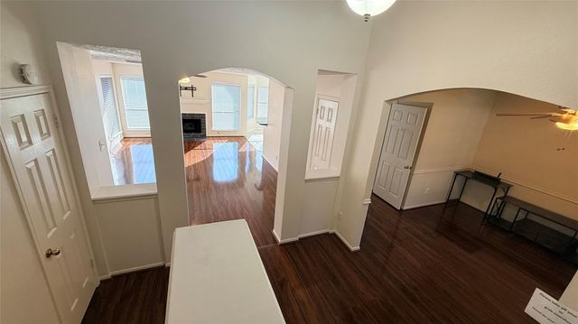 106 Crimson Bay Drive, League City, TX 77573