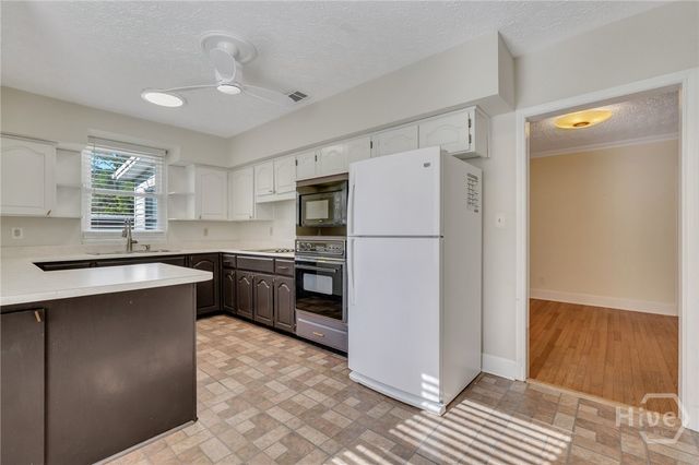 501 E 55th Street, Savannah, GA 31405