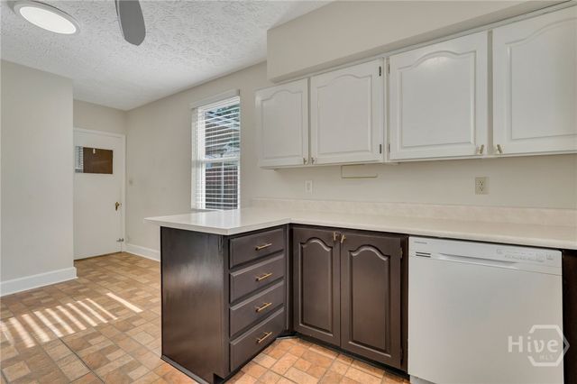 501 E 55th Street, Savannah, GA 31405