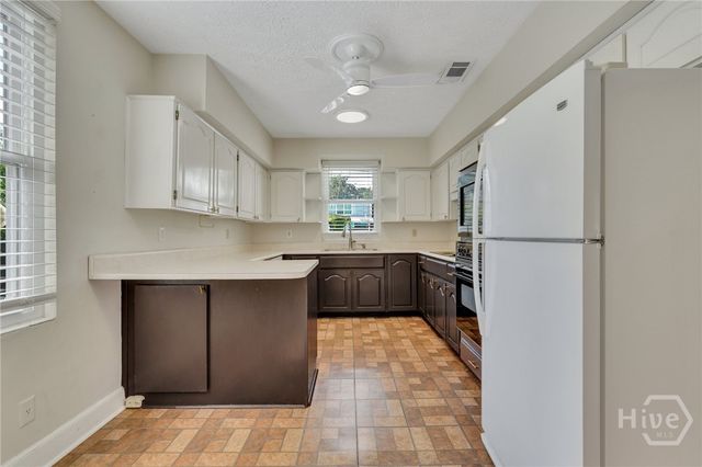 501 E 55th Street, Savannah, GA 31405