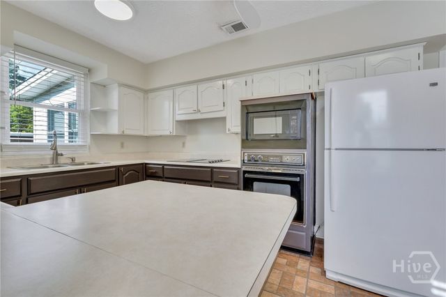 501 E 55th Street, Savannah, GA 31405