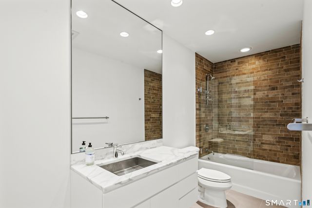 565 Oenoke Ridge, New Canaan, CT 06840