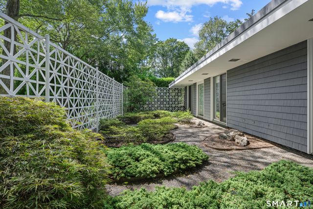 565 Oenoke Ridge, New Canaan, CT 06840