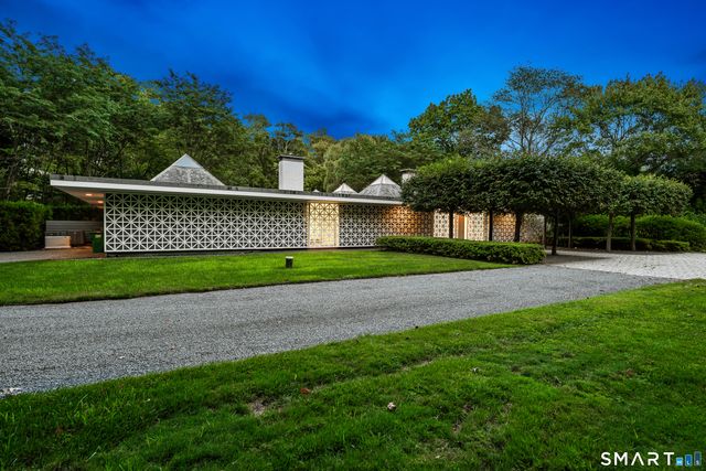 565 Oenoke Ridge, New Canaan, CT 06840