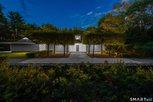565 Oenoke Ridge, New Canaan, CT 06840