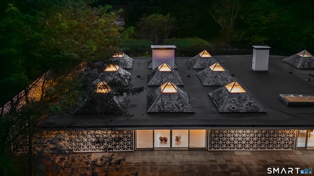 565 Oenoke Ridge, New Canaan, CT 06840