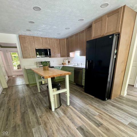 5681 Springhollow Court, Avon, IN 46123