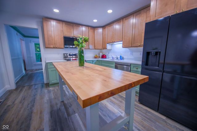 5681 Springhollow Court, Avon, IN 46123