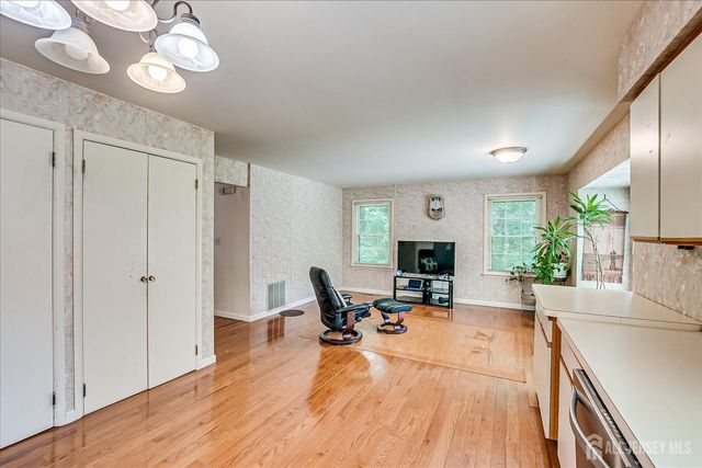 4807 Stonehedge Road, Edison, NJ 08820