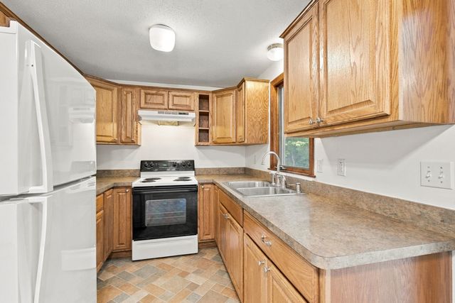 35 Pinecrest Beach Drive W, Falmouth, MA 02540