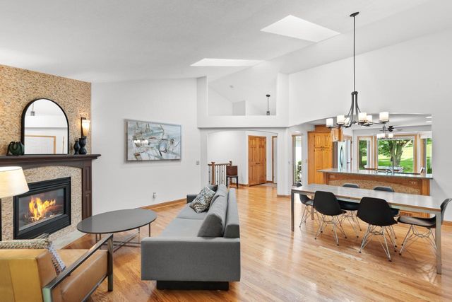 9974 Old Wagon Trail, Eden Prairie, MN 55347