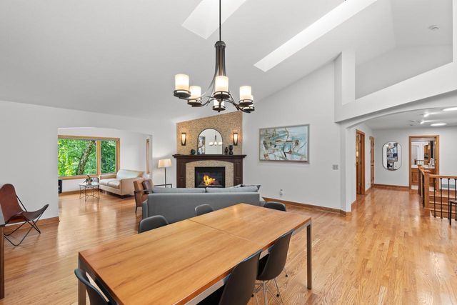 9974 Old Wagon Trail, Eden Prairie, MN 55347