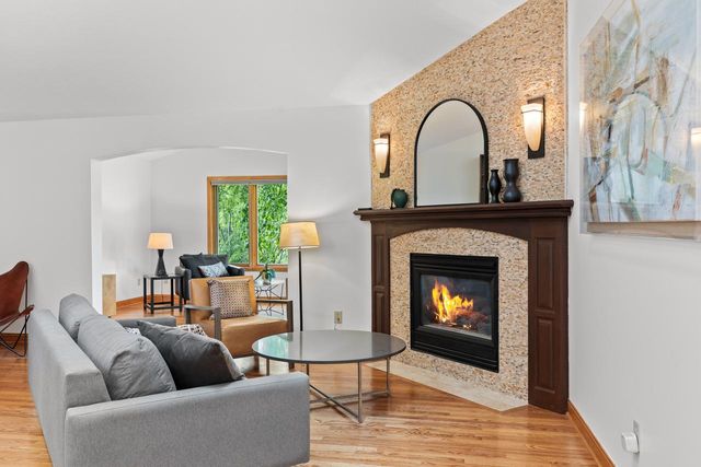 9974 Old Wagon Trail, Eden Prairie, MN 55347