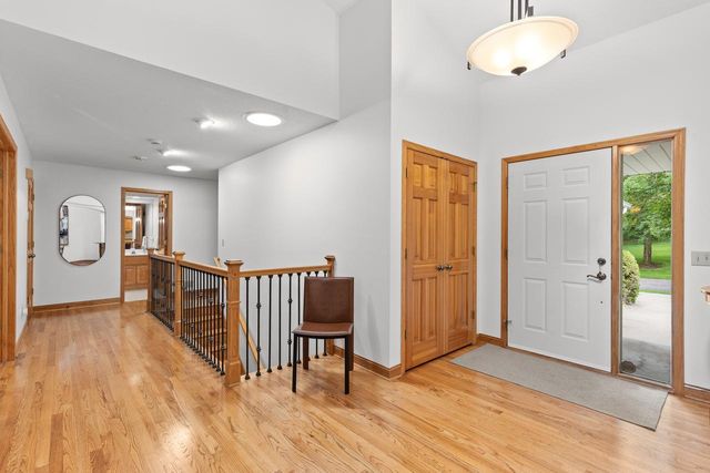 9974 Old Wagon Trail, Eden Prairie, MN 55347