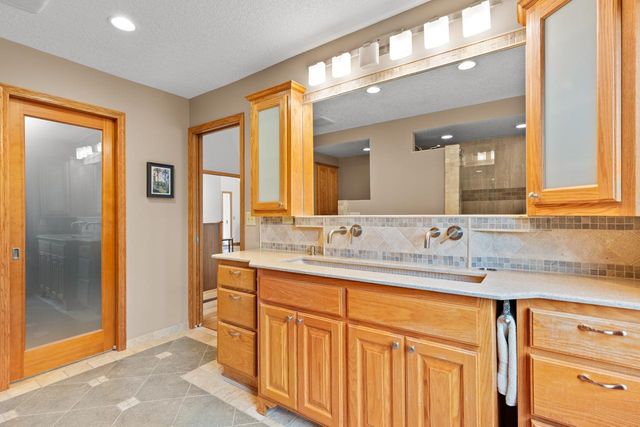 9974 Old Wagon Trail, Eden Prairie, MN 55347