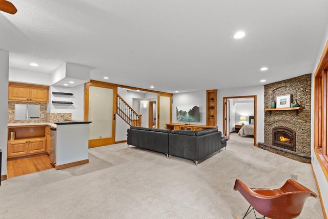 9974 Old Wagon Trail, Eden Prairie, MN 55347