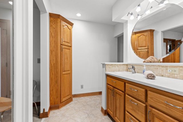 9974 Old Wagon Trail, Eden Prairie, MN 55347