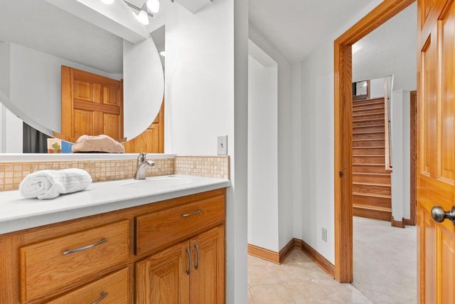 9974 Old Wagon Trail, Eden Prairie, MN 55347