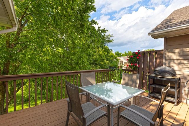 9974 Old Wagon Trail, Eden Prairie, MN 55347