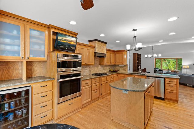 9974 Old Wagon Trail, Eden Prairie, MN 55347