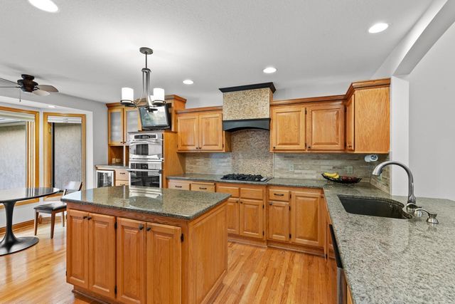 9974 Old Wagon Trail, Eden Prairie, MN 55347