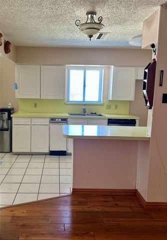 6 Collins Court, Richardson, TX 75081