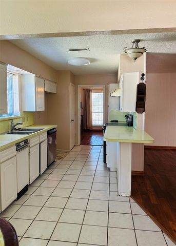 6 Collins Court, Richardson, TX 75081