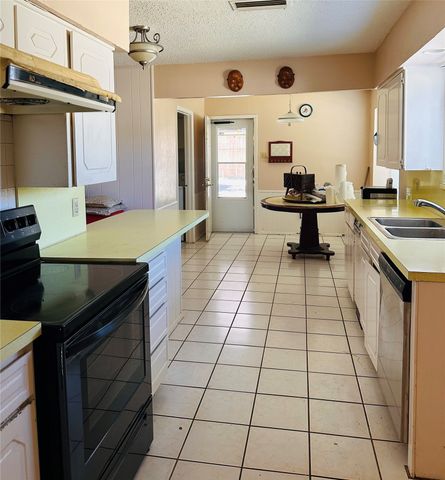 6 Collins Court, Richardson, TX 75081