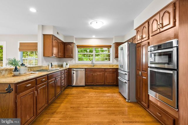 8329 MARKETREE CIR, Montgomery Village, MD 20886