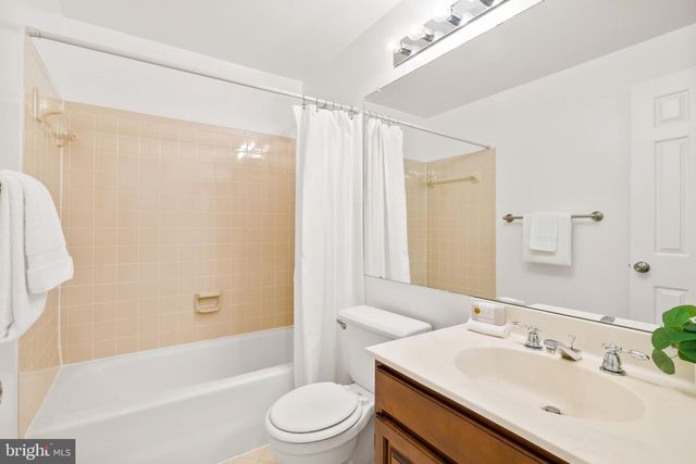 8329 MARKETREE CIR, Montgomery Village, MD 20886