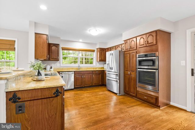 8329 MARKETREE CIR, Montgomery Village, MD 20886