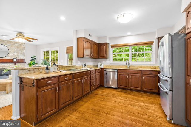 8329 MARKETREE CIR, Montgomery Village, MD 20886