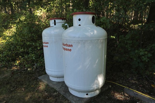 1350 Mount Carmel Avenue, Hamden, CT 06518