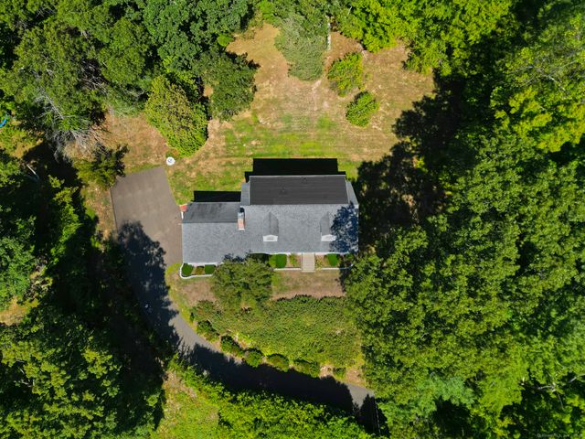 1350 Mount Carmel Avenue, Hamden, CT 06518