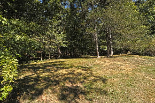 1350 Mount Carmel Avenue, Hamden, CT 06518