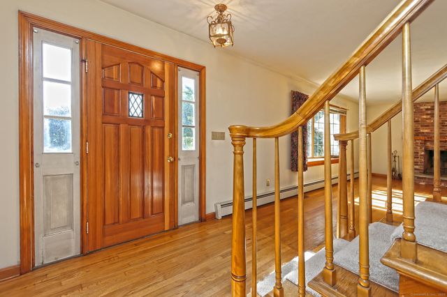 1350 Mount Carmel Avenue, Hamden, CT 06518