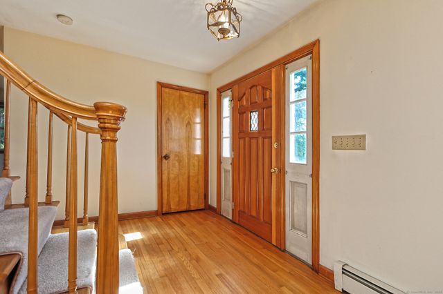 1350 Mount Carmel Avenue, Hamden, CT 06518