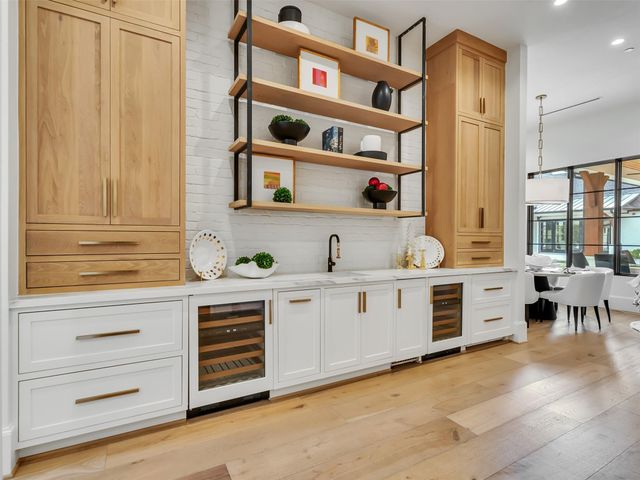 2520 San Miguel Drive, Friendswood, TX 77546