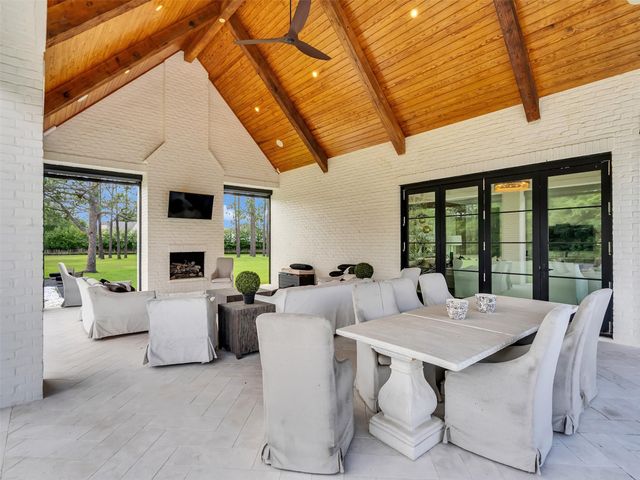 2520 San Miguel Drive, Friendswood, TX 77546