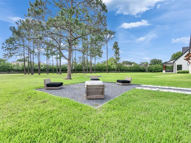 2520 San Miguel Drive, Friendswood, TX 77546