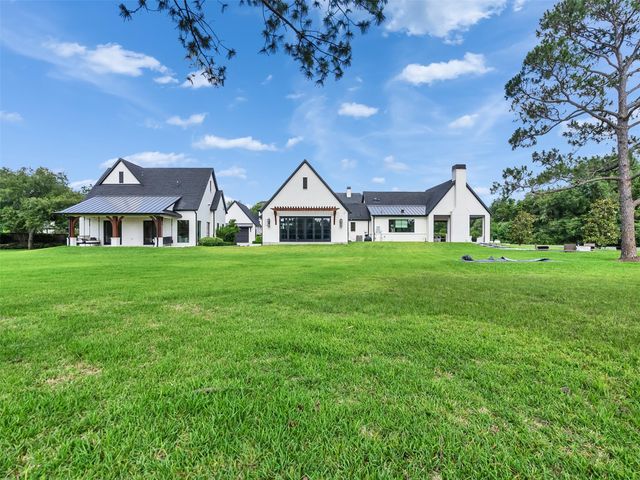 2520 San Miguel Drive, Friendswood, TX 77546