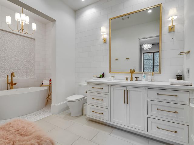 2520 San Miguel Drive, Friendswood, TX 77546