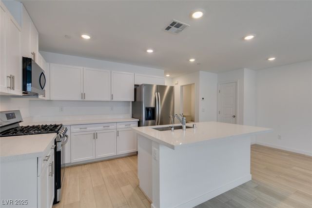 945 Jigglypuff Place, Henderson, NV 89011