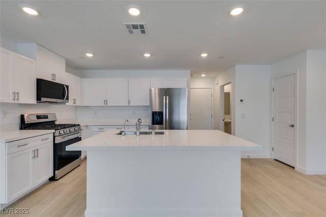 945 Jigglypuff Place, Henderson, NV 89011